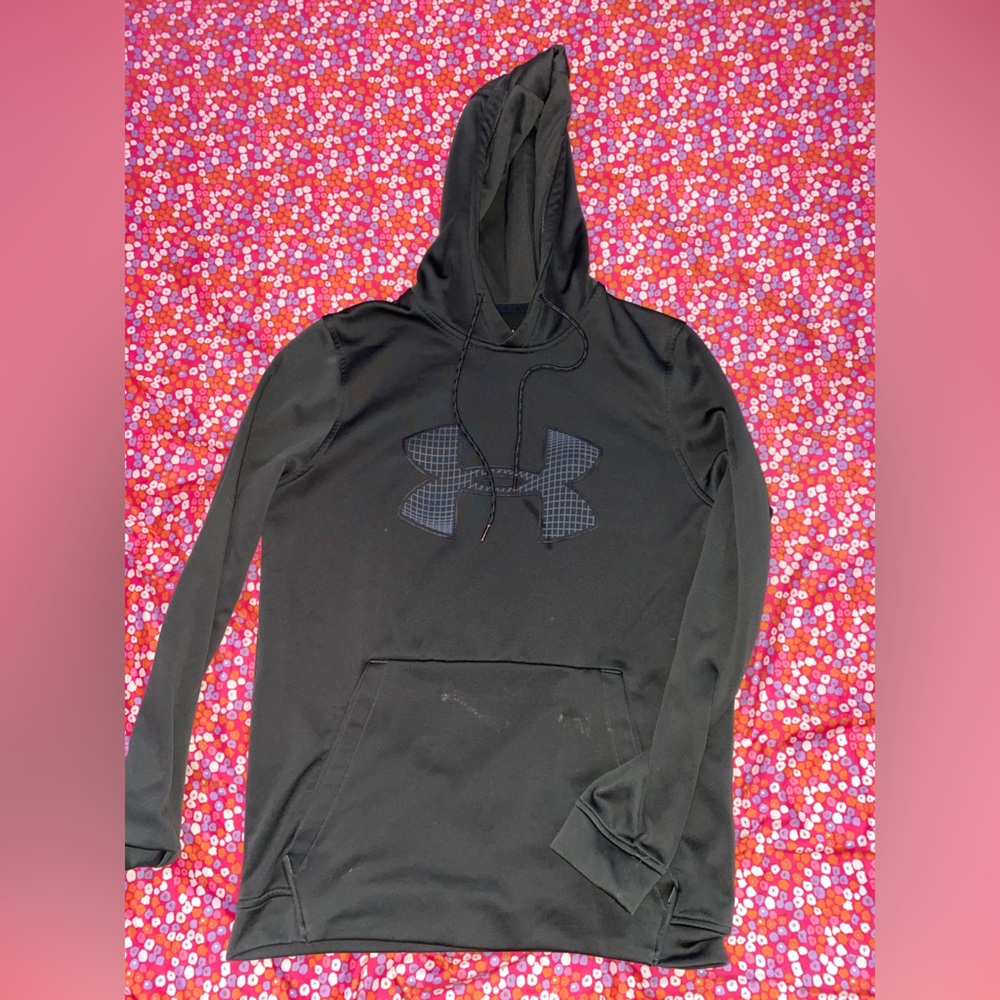 Black Under Armour sweatshirt